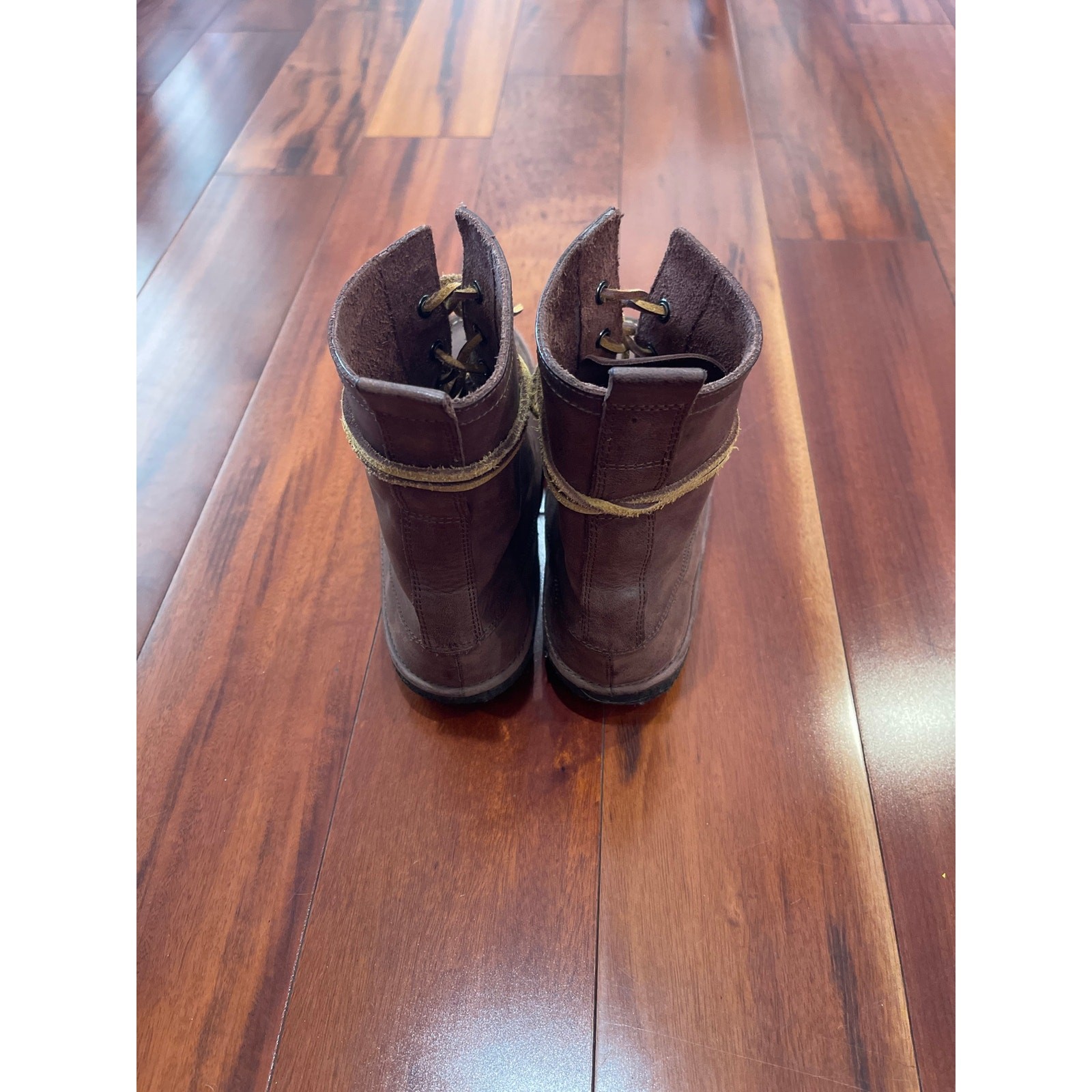 SEAVEES 7Eye Trail Boots size 9.5