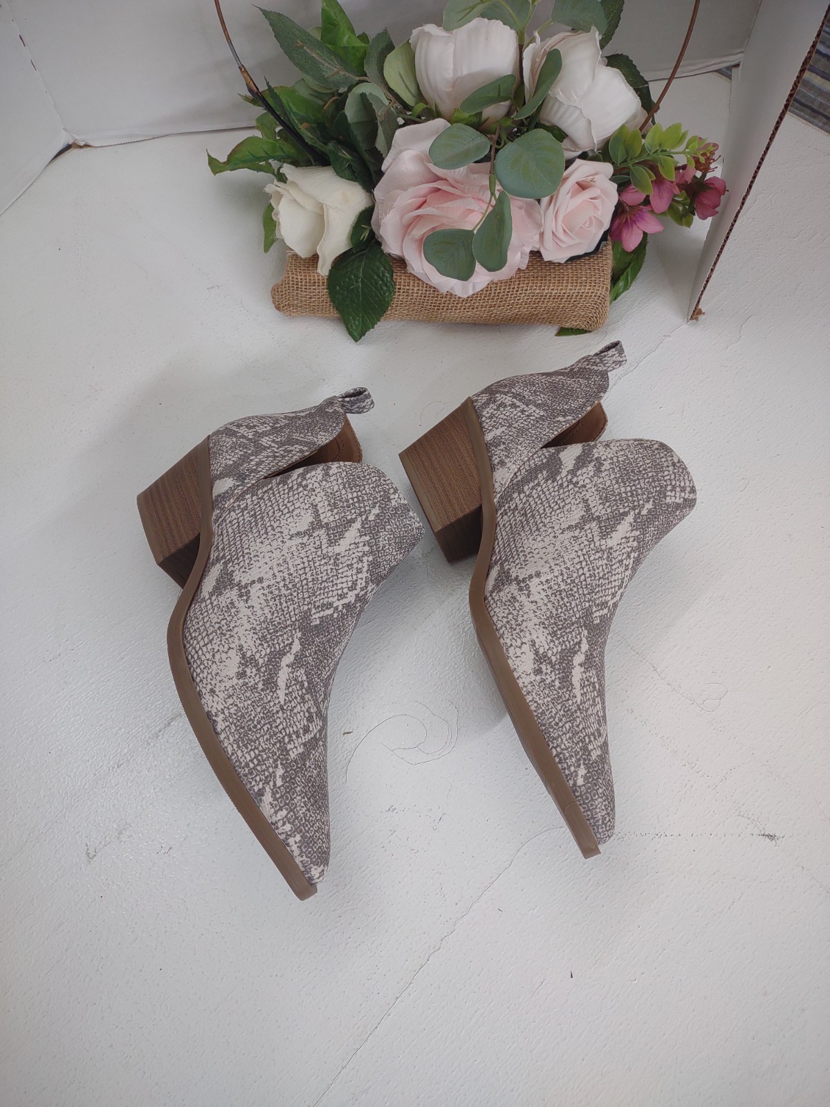 New Condition Botiens For Women Size 10