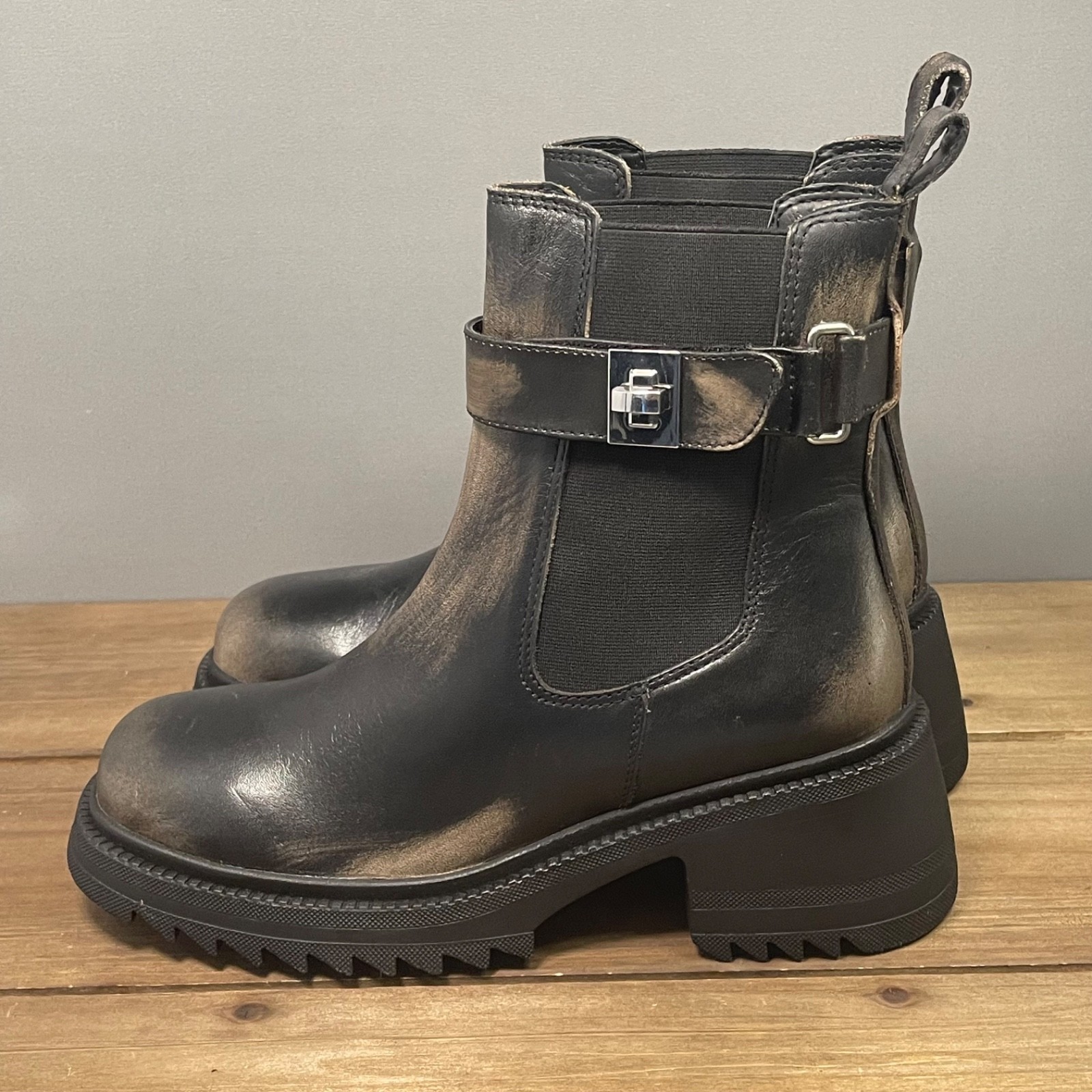 Steve Madden Women’s Gates Chelsea Boots Size 8.5 Black Distressed Leather