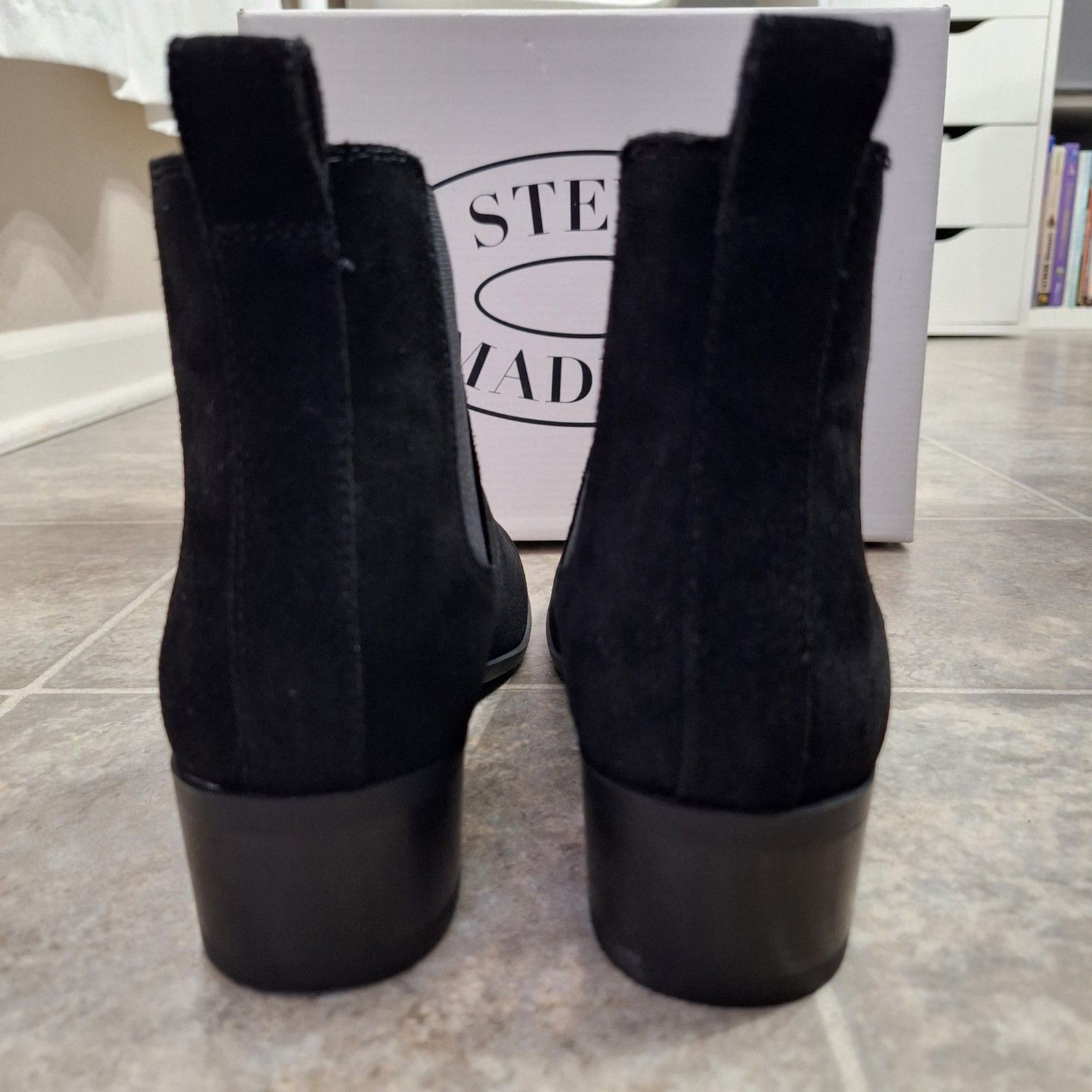 Steve Madden Dover Chelsea Suede Ankle Boots Black Size 7.5 Brand New