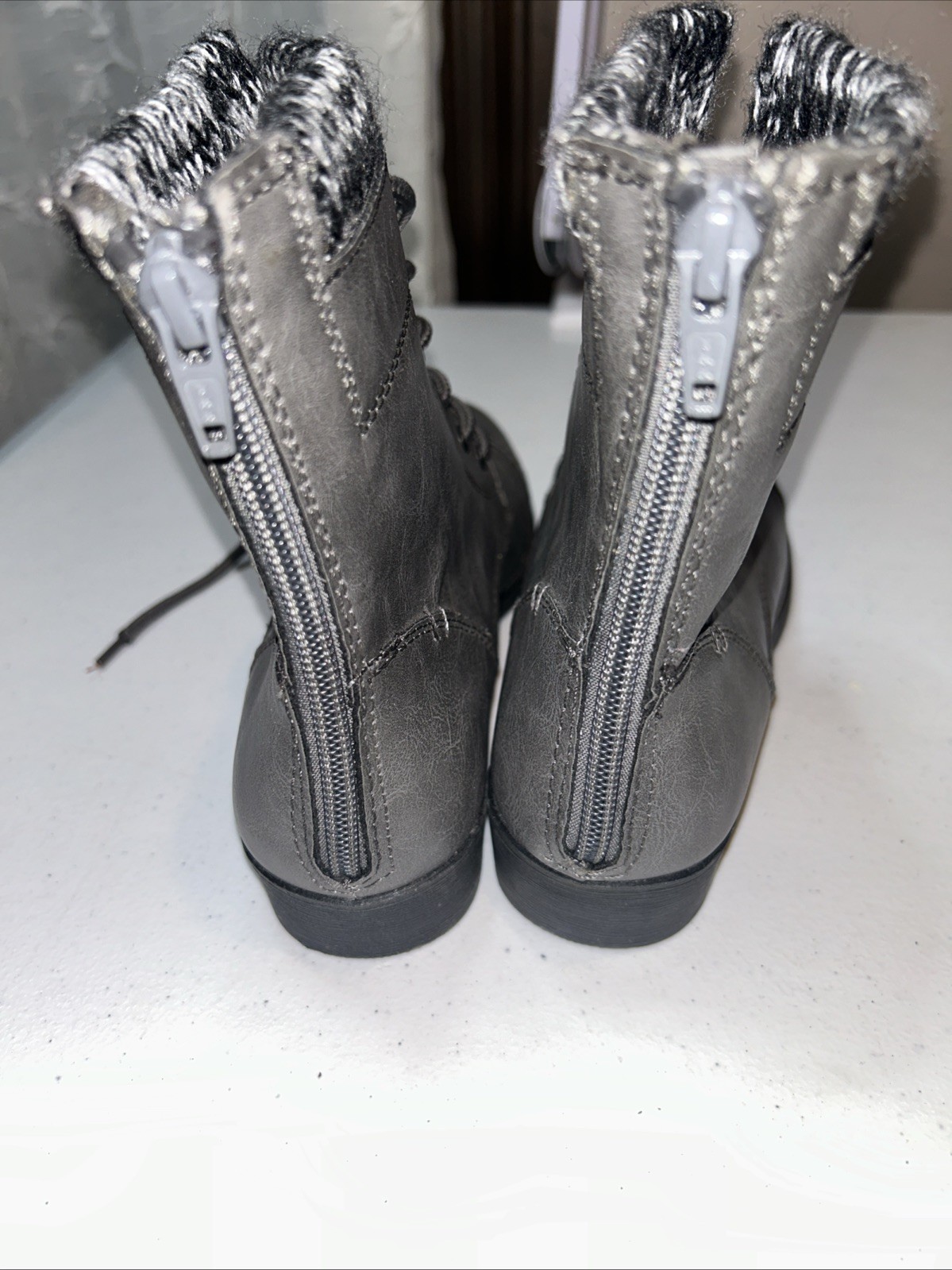 Kohl’s Mud Women’s Boot Grey 6 1/2 Medium