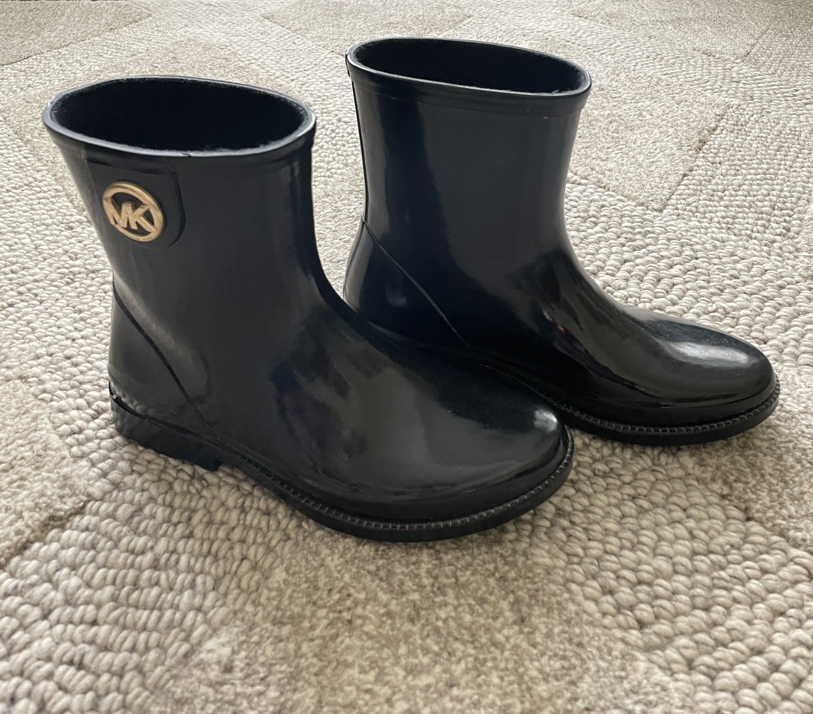 MICHAEL KORS WOMENS BLACK PULL ON SHORT LOGO RAIN BOOTS SIZE 7