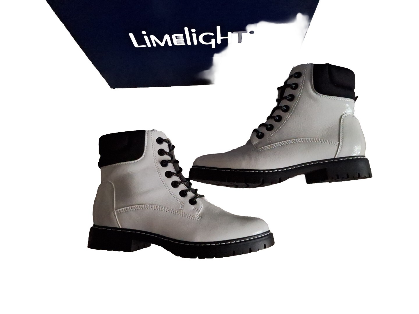Limelight Finn Women’s White Leather Shoes Fashion Spring/Fall/ Winter Size 10