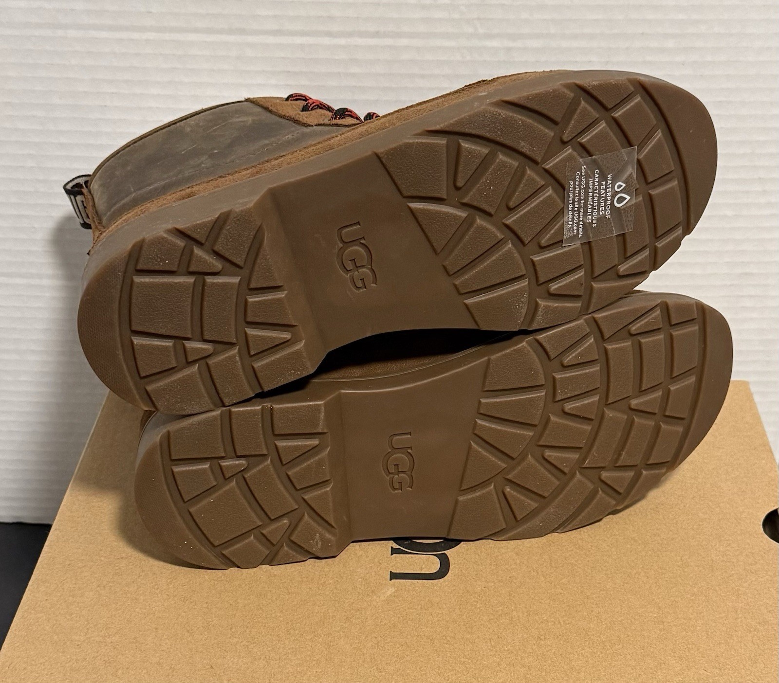 UGG ROBLEY LEATHER WEATHER WATERPROOF BOOTS (WOMENS 7.5) (KIDS 6) NEW IN BOX