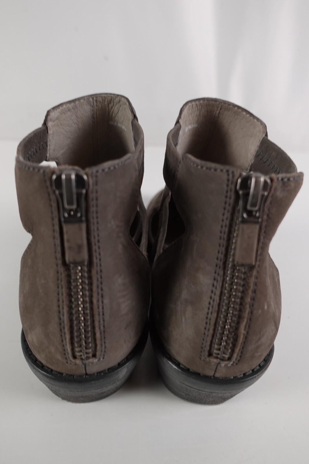 Eileen Fisher Women’s Back Zip Ankle Boots Size 7 Olive Low Heel Closed Toe Fun