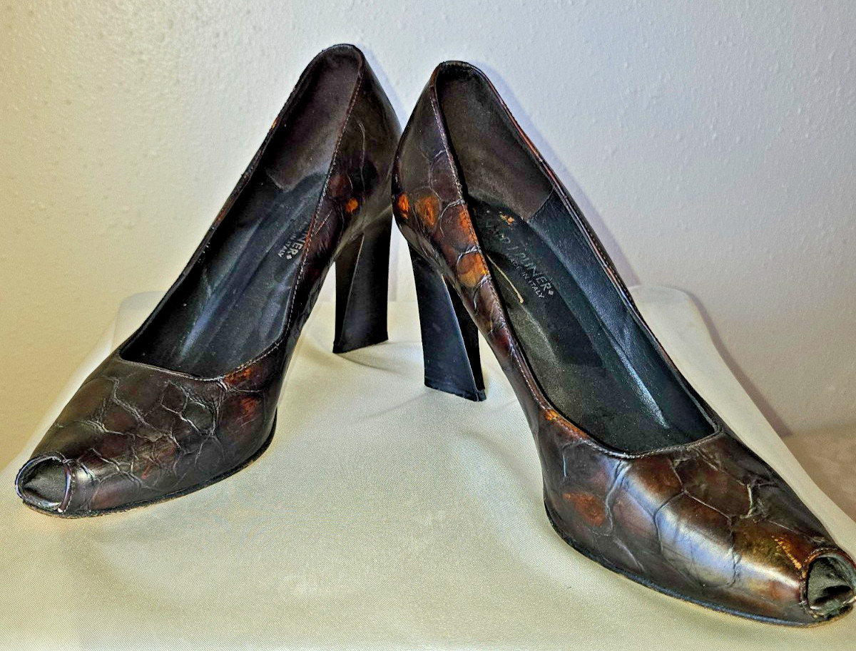 Donald J. Pliner Women’s Peep Toe Croc Embossed Brown Leather Shoes 8.5M