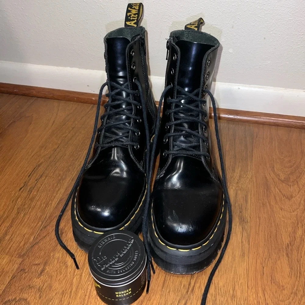 Dr. Martens Unisex Jadon Smooth Leather Platform Boots