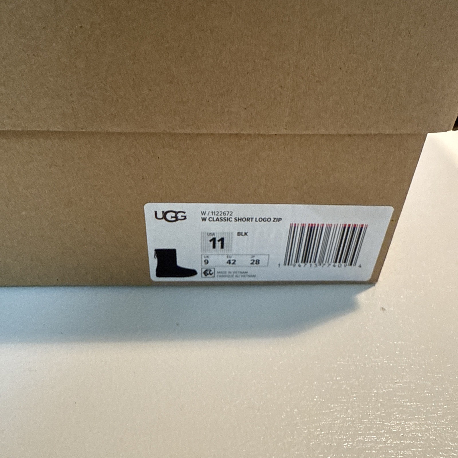UGG CLASSIC SHORT Logo Zip Black BOOT US 11/ EU 42/ UK 9