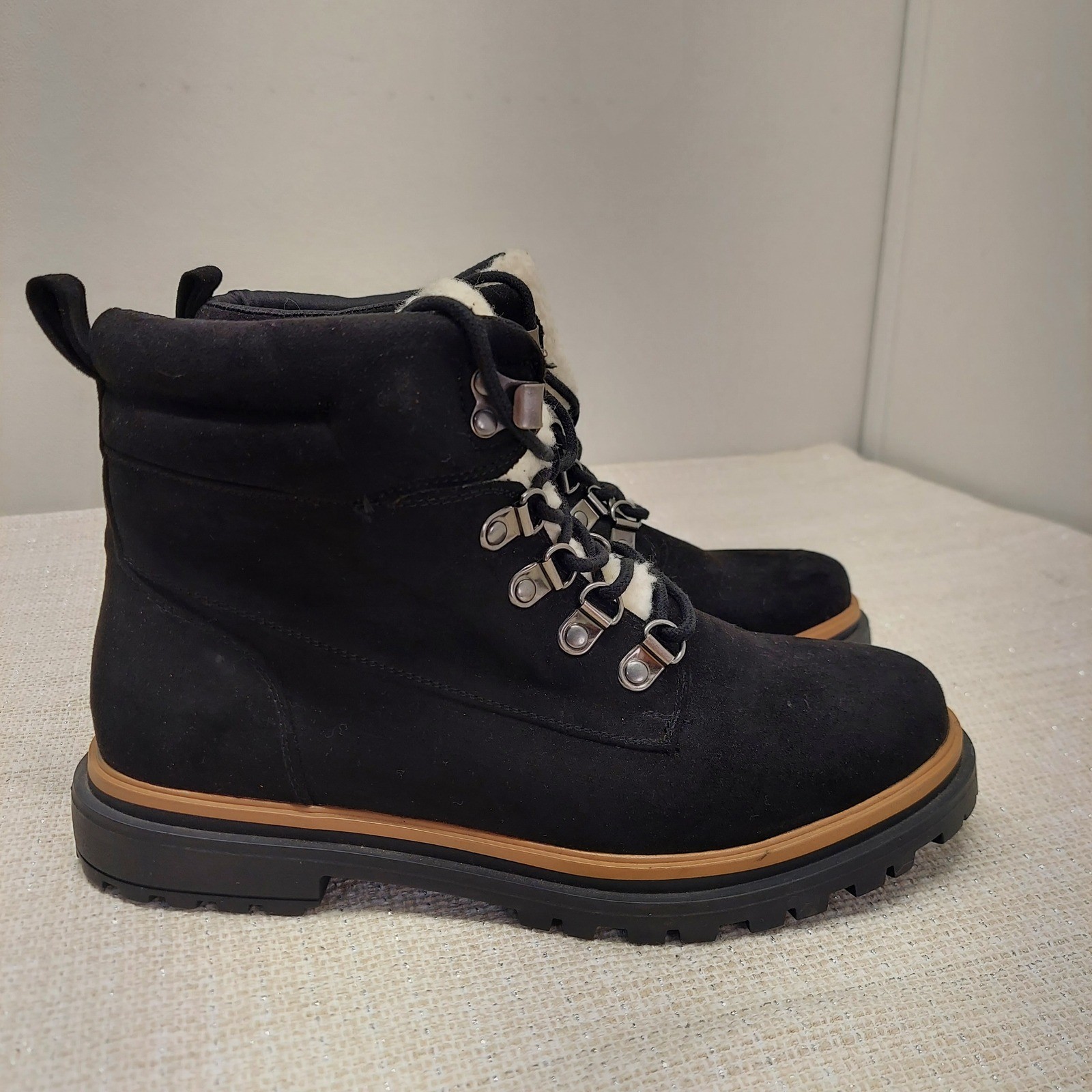 Torrid Black Faux Suede Faux Shearling Lace Up Combat Hiker Boots 9W 13823495
