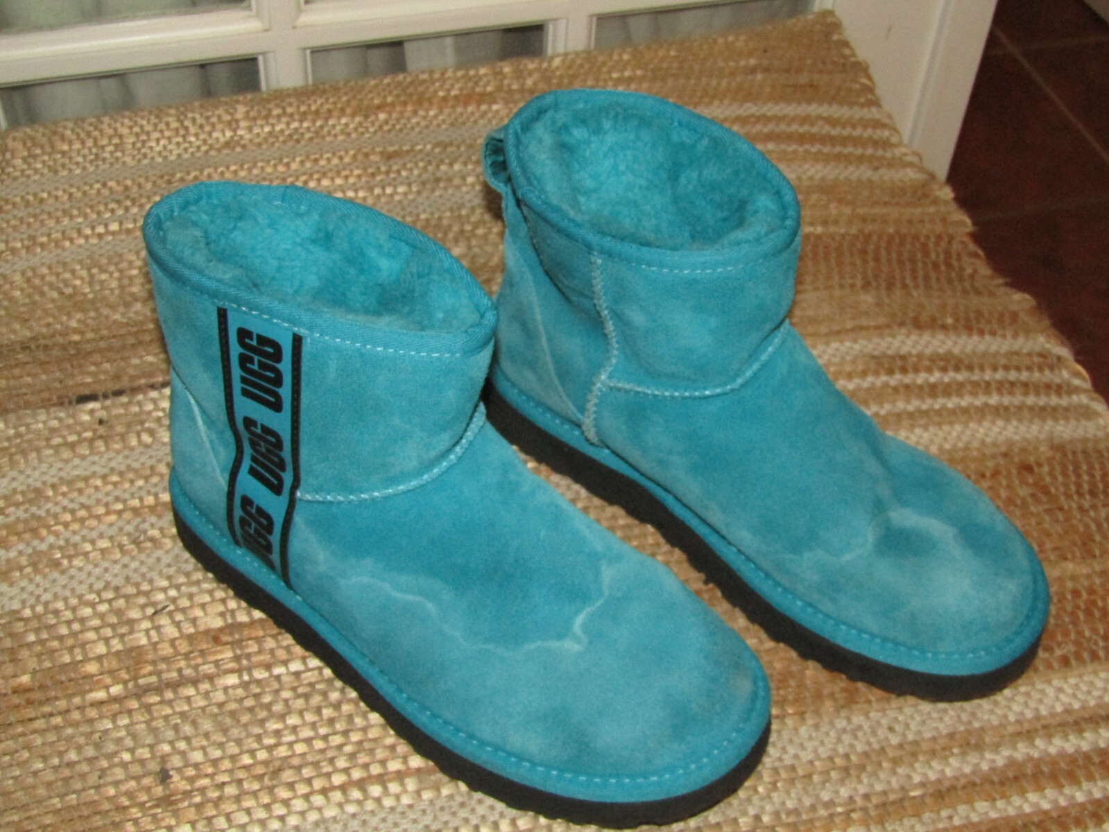 UGG 1122558 Classic Mini Side Logo Women’s sz 7 UK 5 Aquatic Blue
