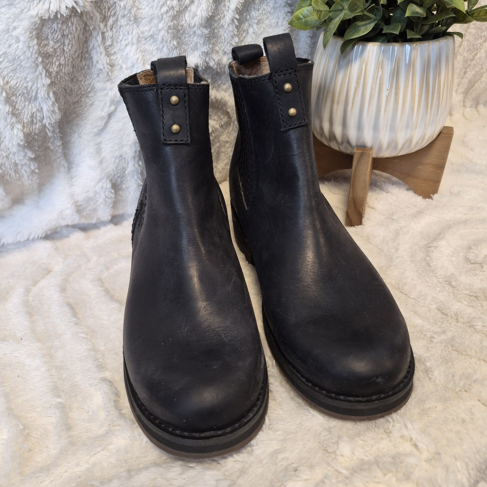 Harley Davidson Brittany Moto Boots Black Leather Chelsea Studs Women’s Sz 6 NEW