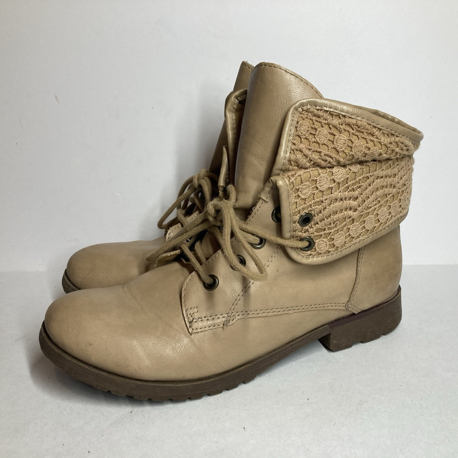Women’s 8 Rocky & Candy Boots Tan Leather Ankle Booties Beige Cuffed Lace Up