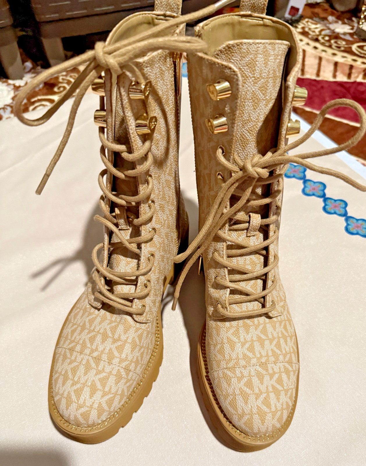 Michael Kors Women’s Cream Signature Logo Lace Up Combat Boots Ankle Gold zipper