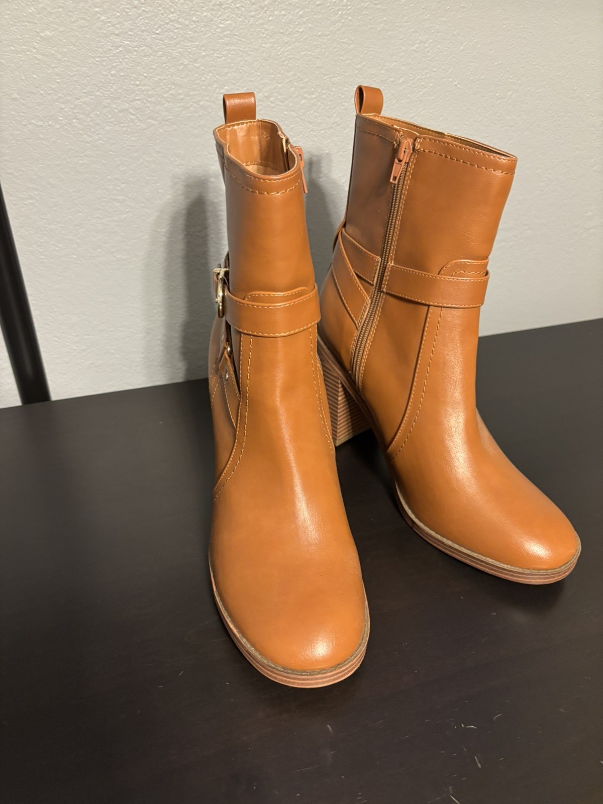 Liz Claiborne Womens Olinda Block Heel Booties Cognac Brown Size 11 M Easter