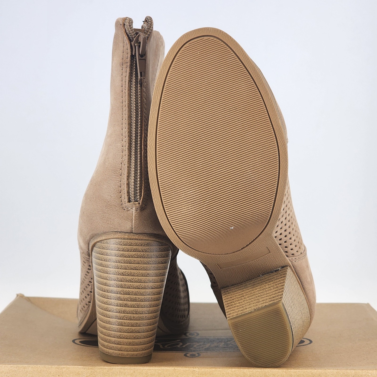 Karyn’s Collection Ankle Boots Womens 8 Brown Block Heel Zip Faux Leather Bootie