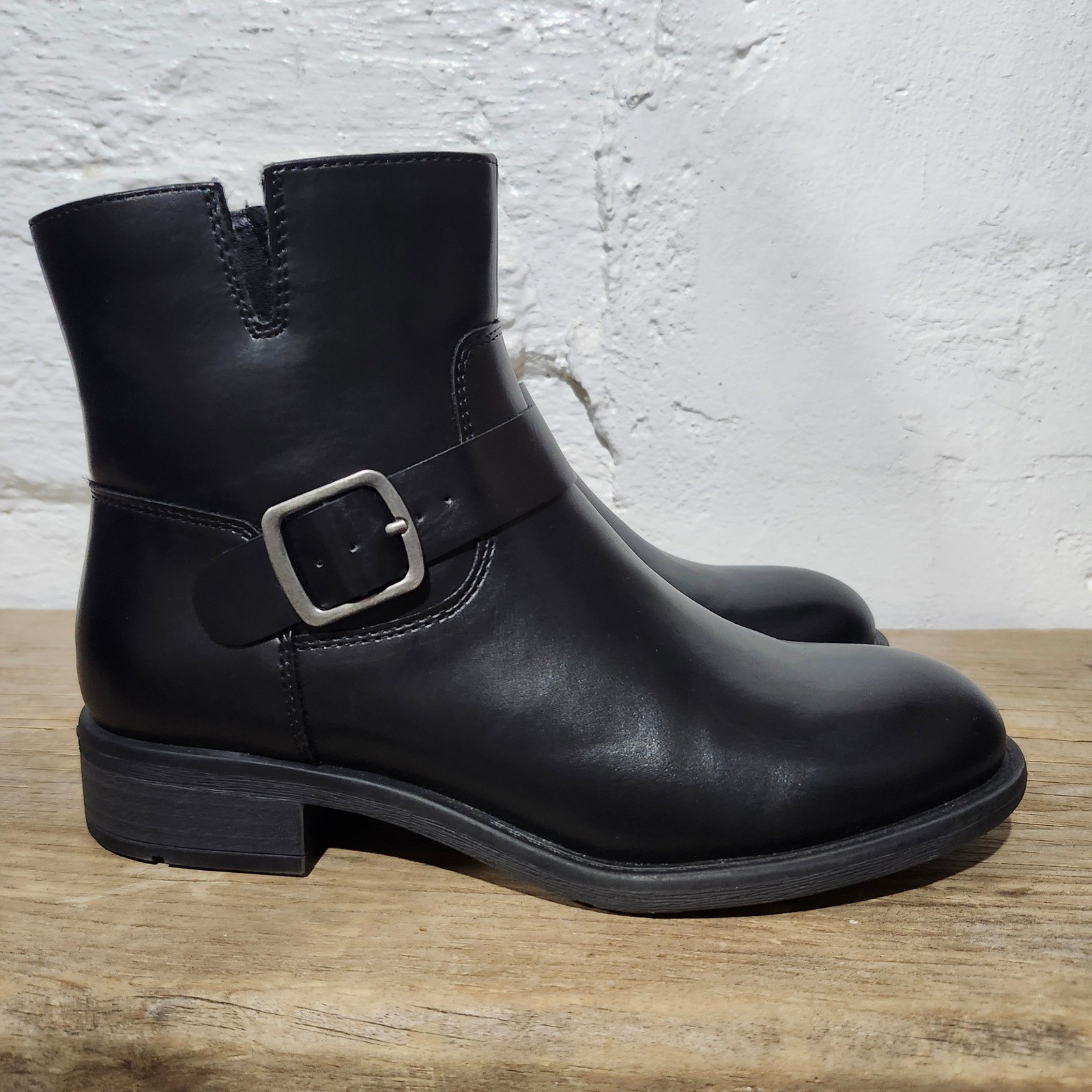 Frye and Co Cormac Black Moto Ankle Boots Womens 7M Buckle Side Zip Grunge Fall