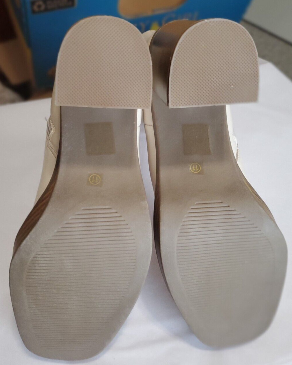 Journee Collection Womens Brittany Cream Tru Comfort Zip Platform Booties 11M 1B