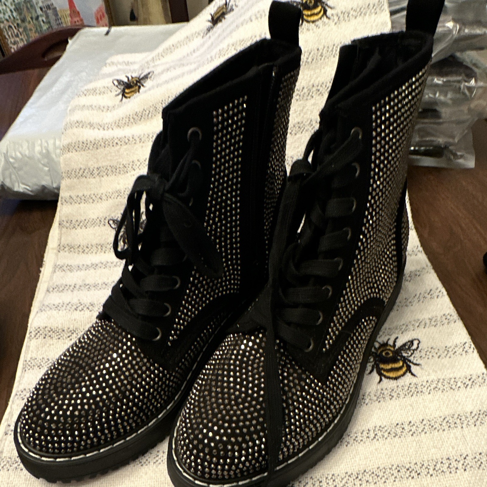 Madden Girl Mystik-R Women’s Black Silver Studded Lace-Up Ankle Boot US 8
