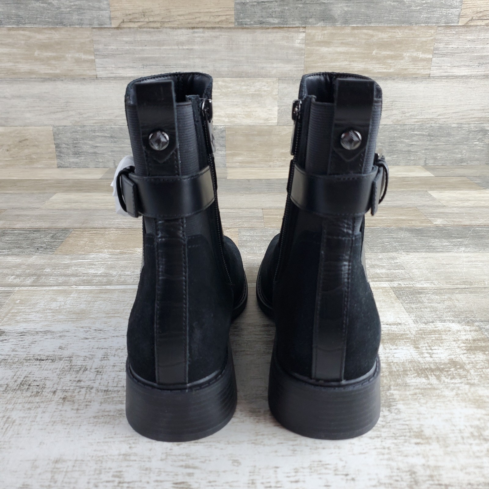Donald Pliner Mathilda Womens Ankle Boots Sz 8 M Black Suede Side Zip Round Toe