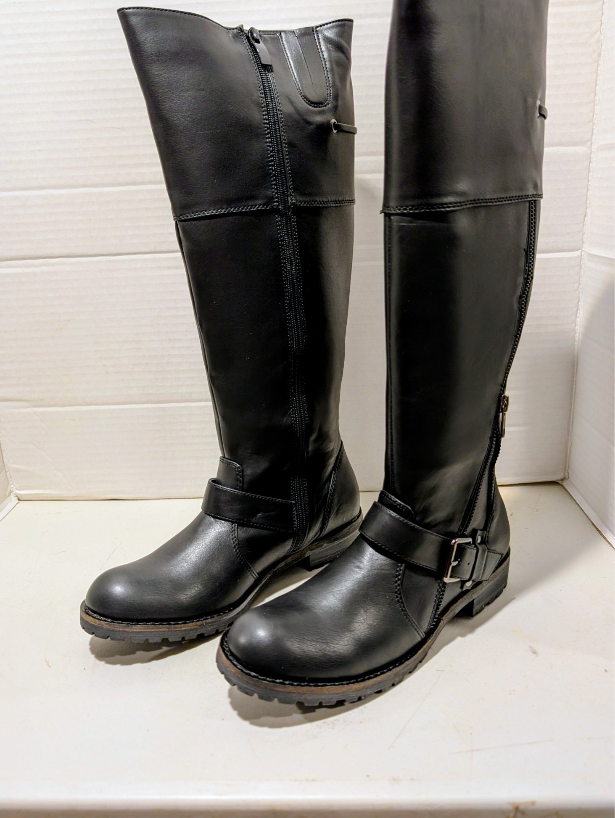 Brand New Very Volatile Women’s Black Clyde Knee High Zip Boot Many Sizes