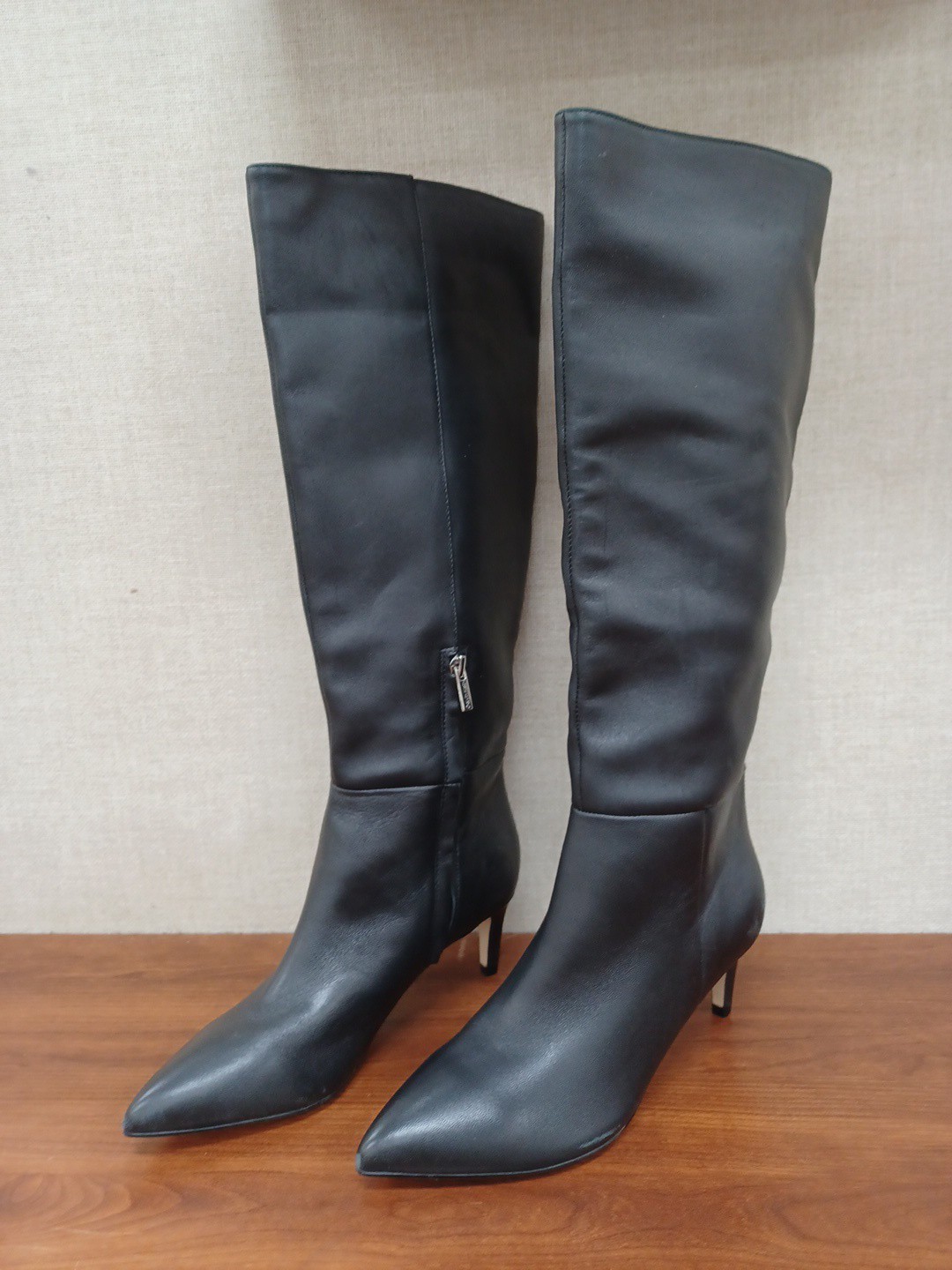 Pre-Owned Calvin Klein Garray Leather KneeHigh 2.5″ Heeled Boot-Black Women Sz 7