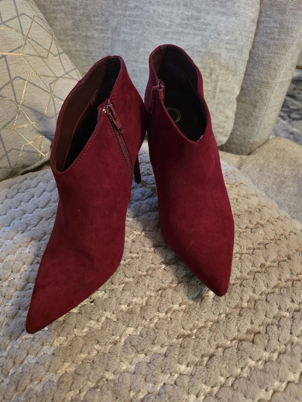 Women’s Burgundy Ankle Booties Pointed Toe Zip Solid Synthetic US Size 9