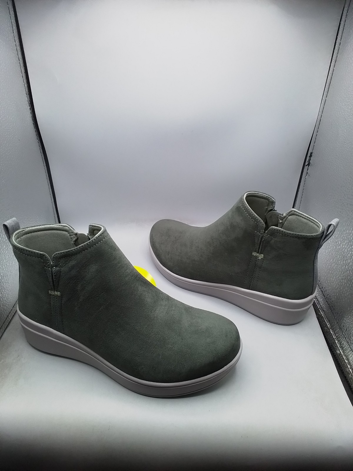 Ryka Women’s Water-repellent Wedge Ankle Boots Lovely 7M Alpine Green A19