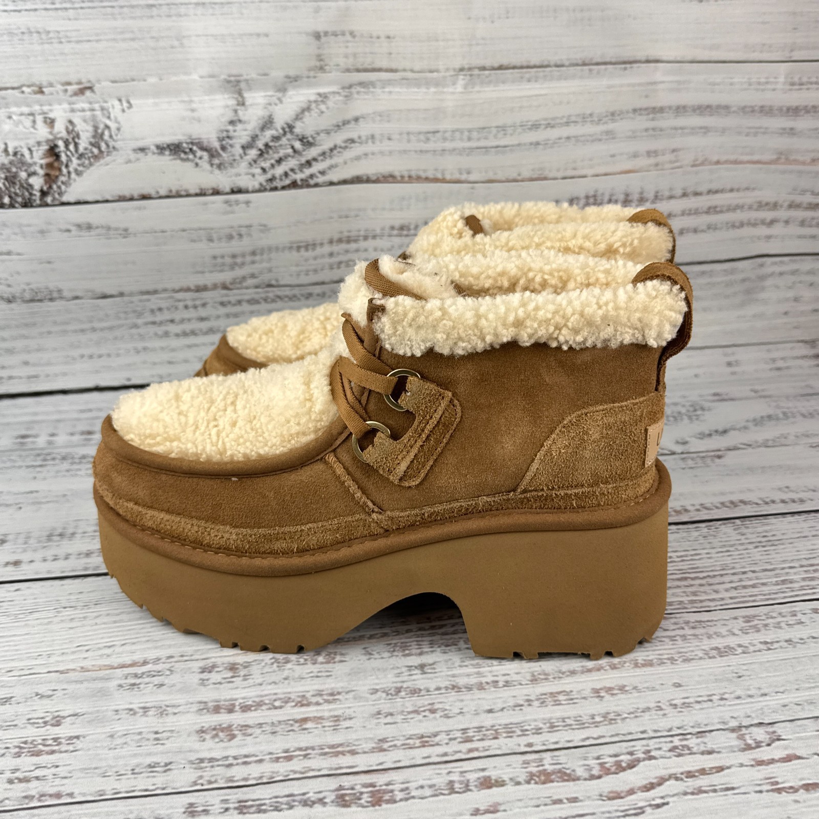 UGG Classic New Heights Womens US 8 Lace Up Boots Chestnut Suede
