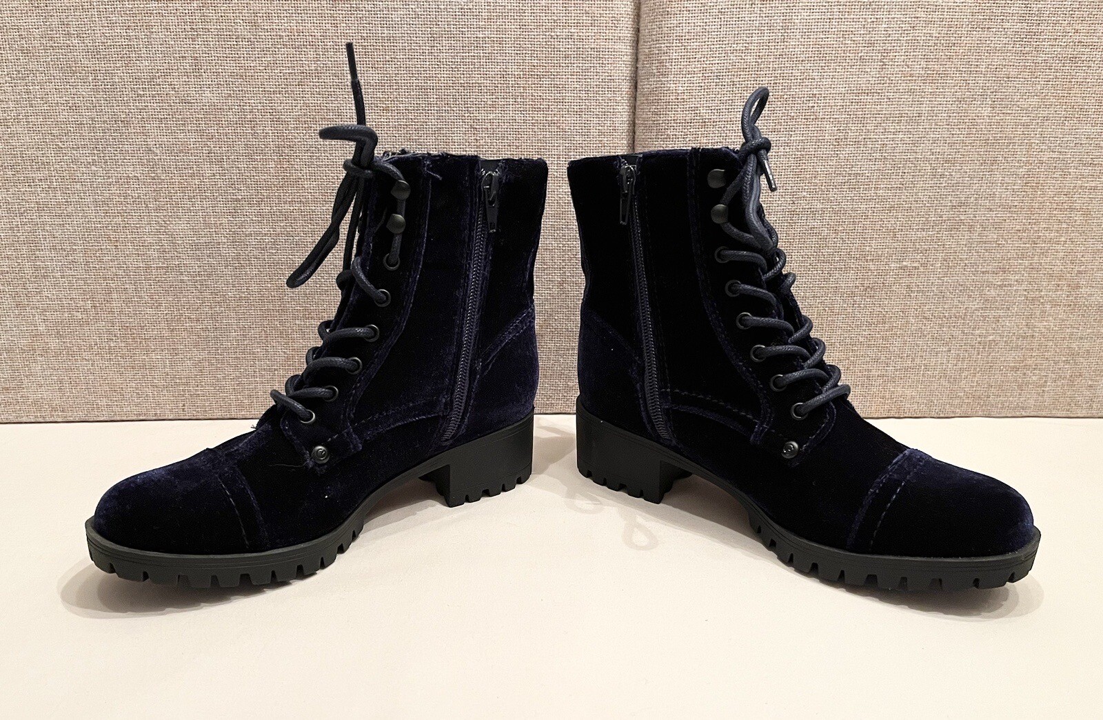 G By Guess Women’s Blue Velvet Ankle Boots Combat Style Size 6 New!
