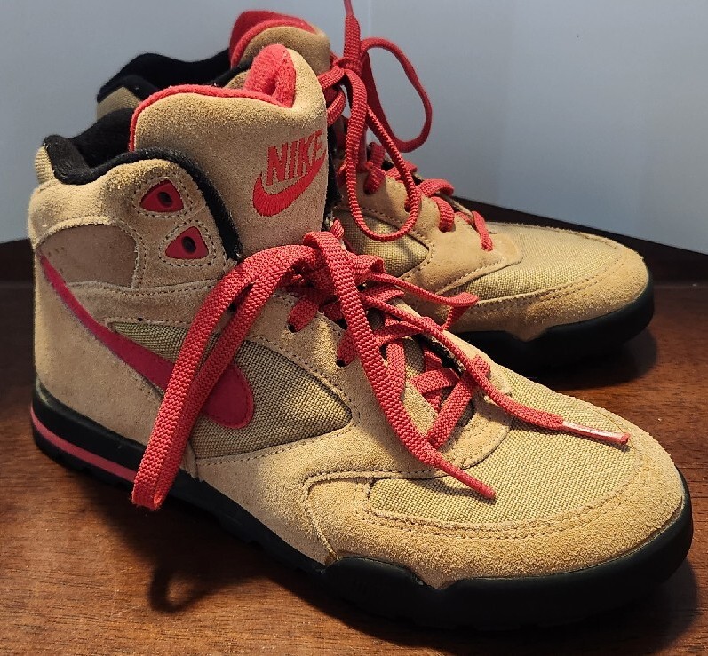 Vintage 90s NIKE Caldera Hiking Women’s 7.5 185008 Suede Pink Brown Boots Korea