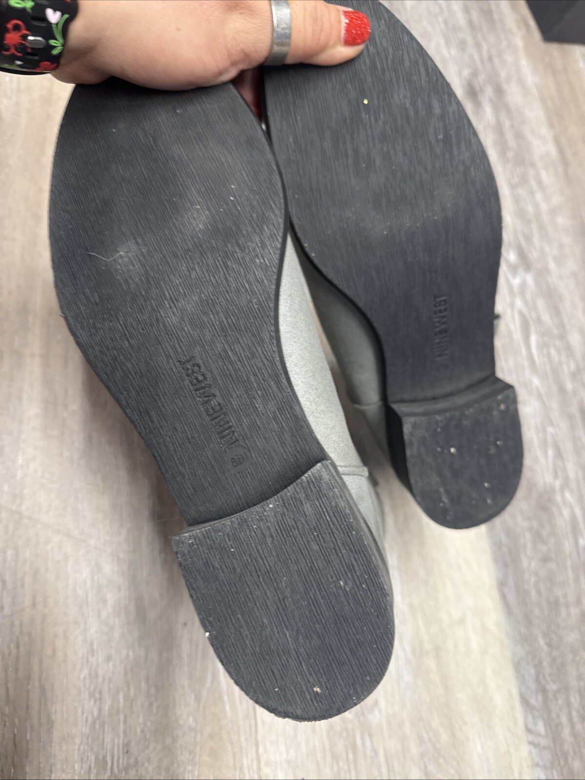 Nine West Solid Gray Size 8.5M Closed Toe Ankle Shaft Zip In Back
