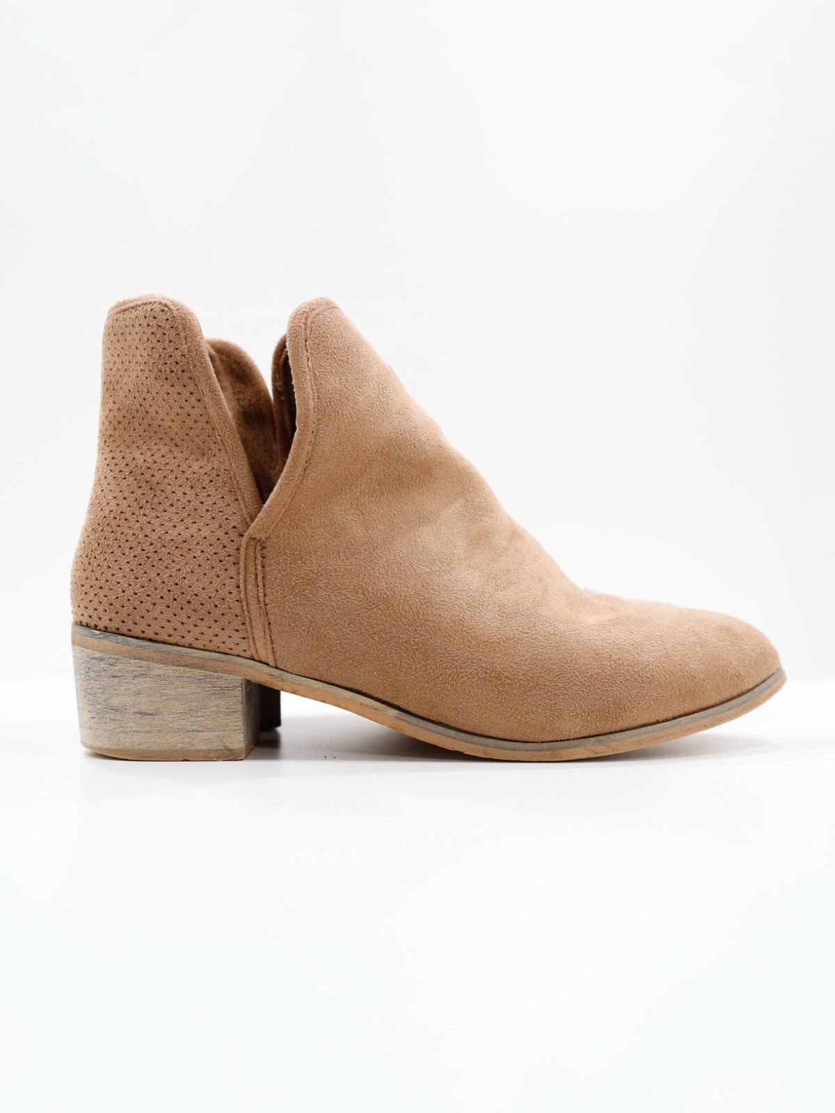 Seven7 Soho Tan Suede 1.5″ Block Heel Ankle Booties – 10