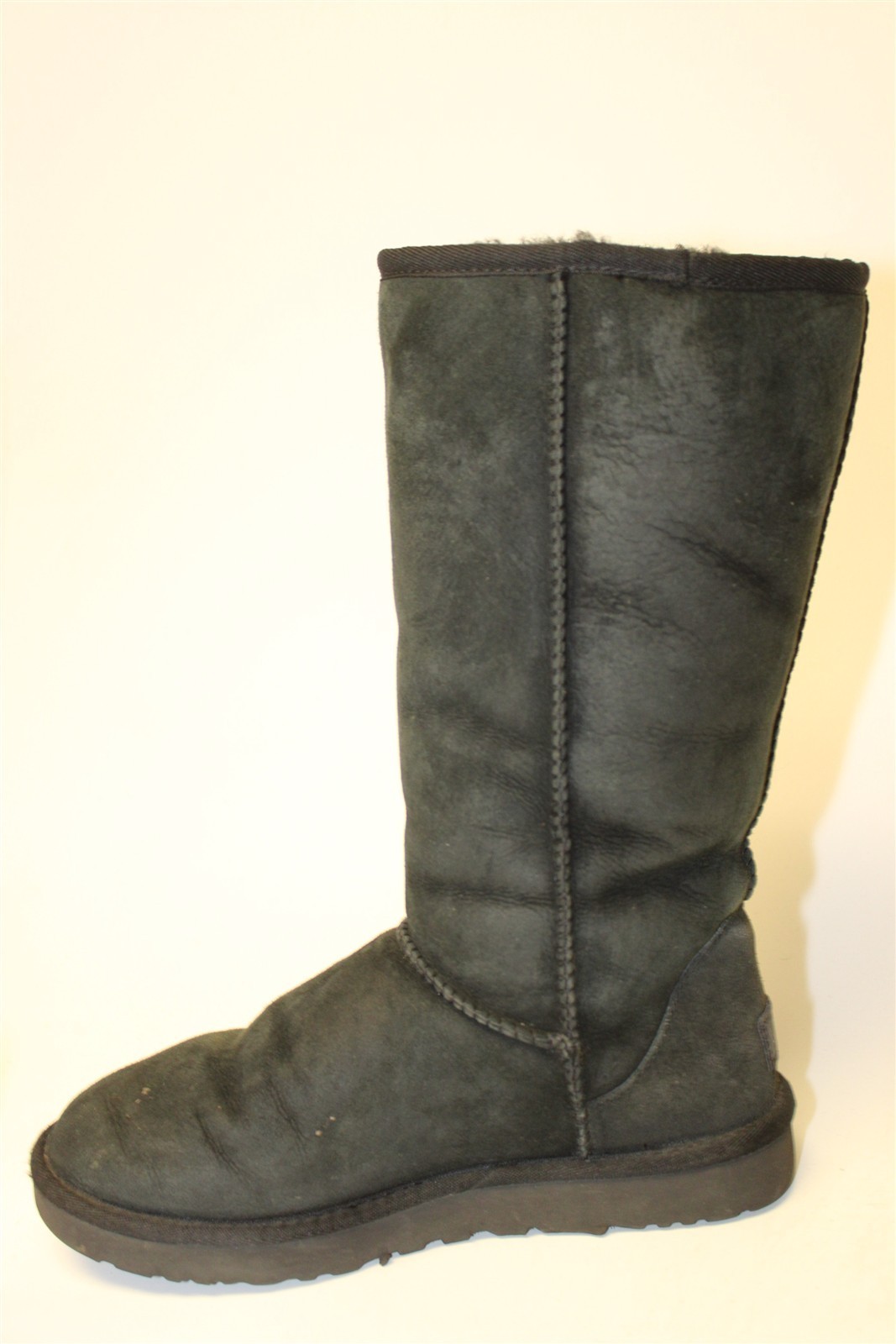 UGG Classic Tall II Womens Size 7 38 Black Suede Shearling Pull On Boots 1016224