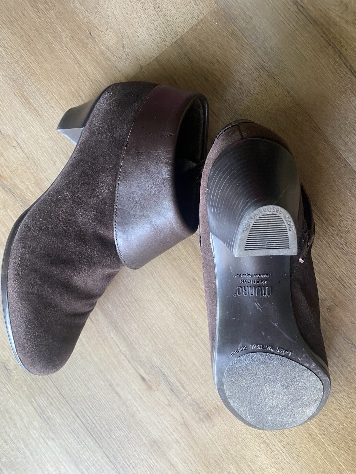 Munro 10 M Grace Brown Suede Leather Fold Down Ankle Bootie Comfort Shoe NICE !!