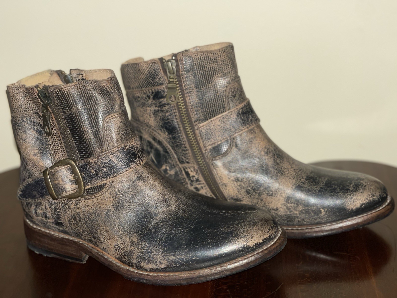 Bed Stu Becca Size 6 Women’s Black/Brown Rustic Leather Zip Sides Boots