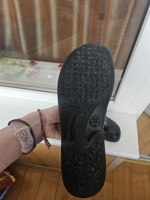 women footprints boots black leather 37