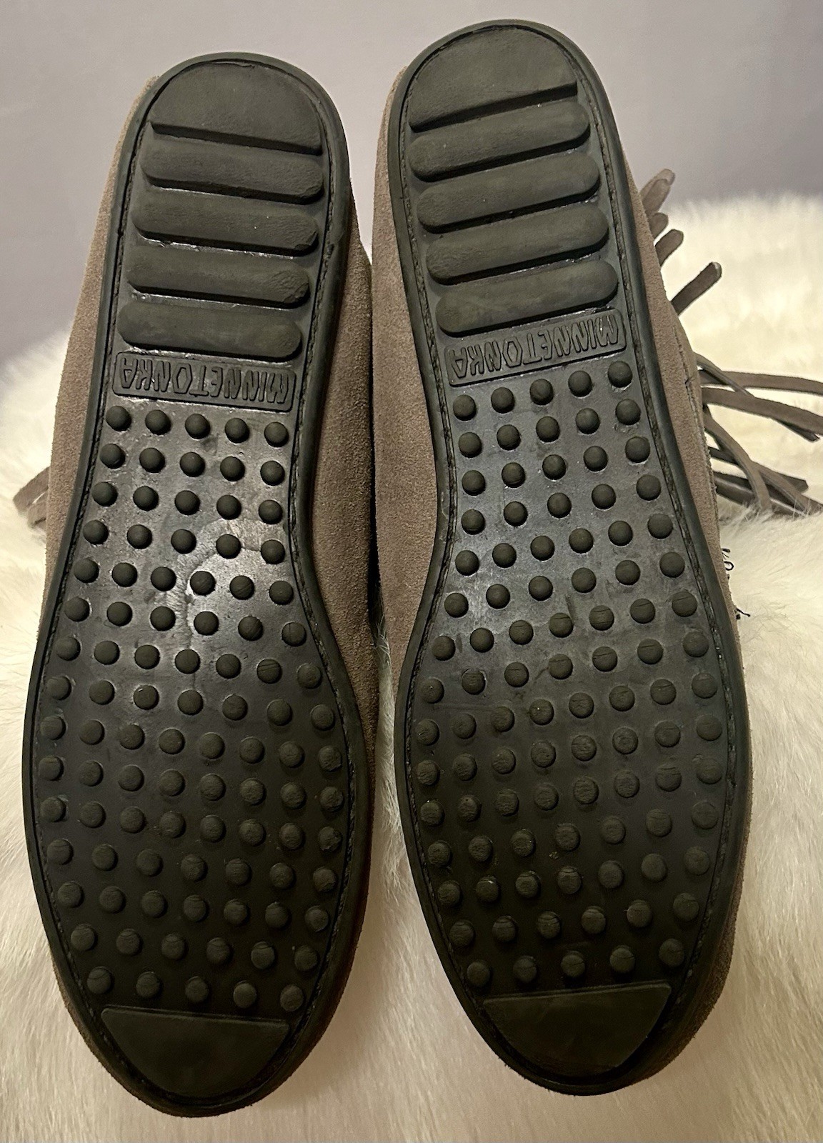 Minnetonka Boots Womens Size 9 Dark Grey Suede Fringe Moccasin Ankle Flat