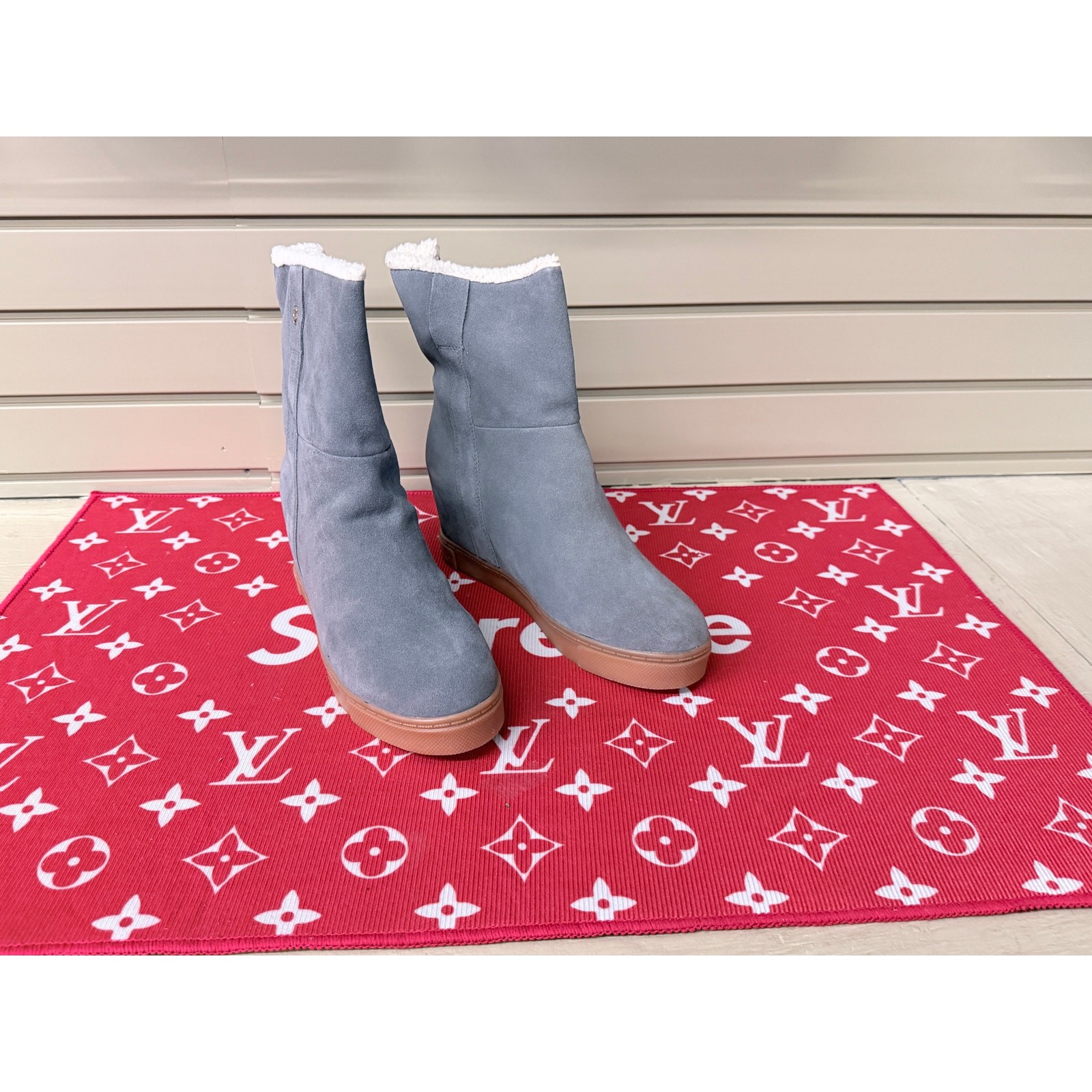 Juicy Couture Gray Linn Boots Women’s Size 11 New!