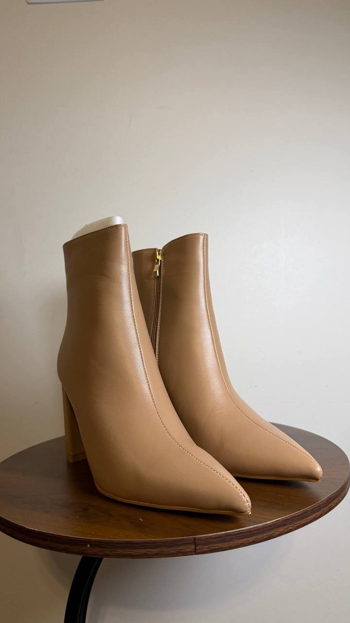 G.C. Shoes Nude Faux Leather Booties Size 8 New in Box Modern Stylish Footwear