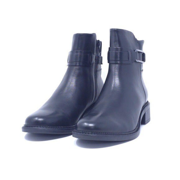 Clarks Collection Maye Bella Ankle Boot, Black Leather, 7.5 Medium US