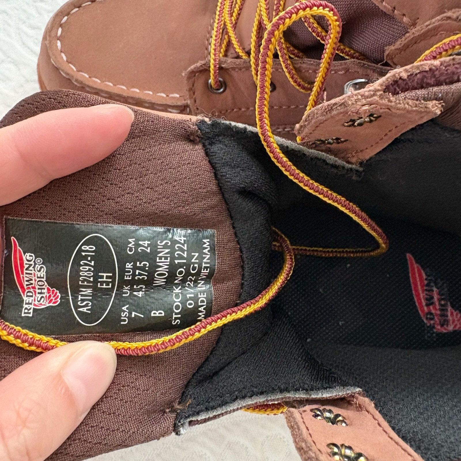 Red Wing Shoes Women’s 1224 6-Inch Waterproof Soft Toe Work Boot Sz 7B