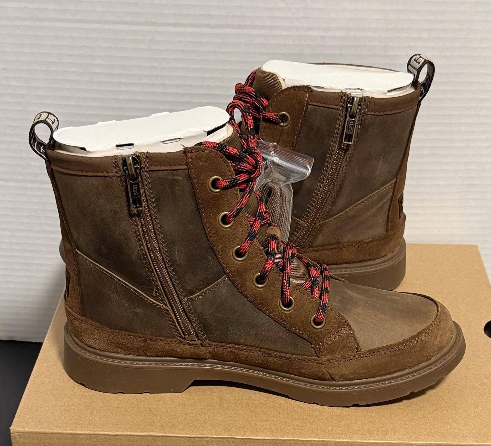UGG ROBLEY LEATHER WEATHER WATERPROOF BOOTS (WOMENS 7.5) (KIDS 6) NEW IN BOX