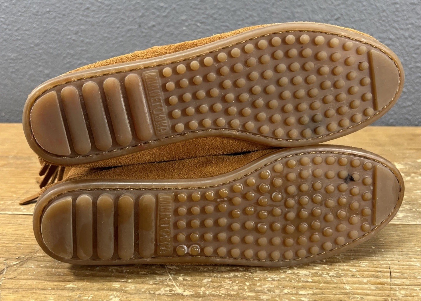 Minnetonka Boots Moccasins Womens 7 Suede Fringe Pull On Hippy Boho Leather