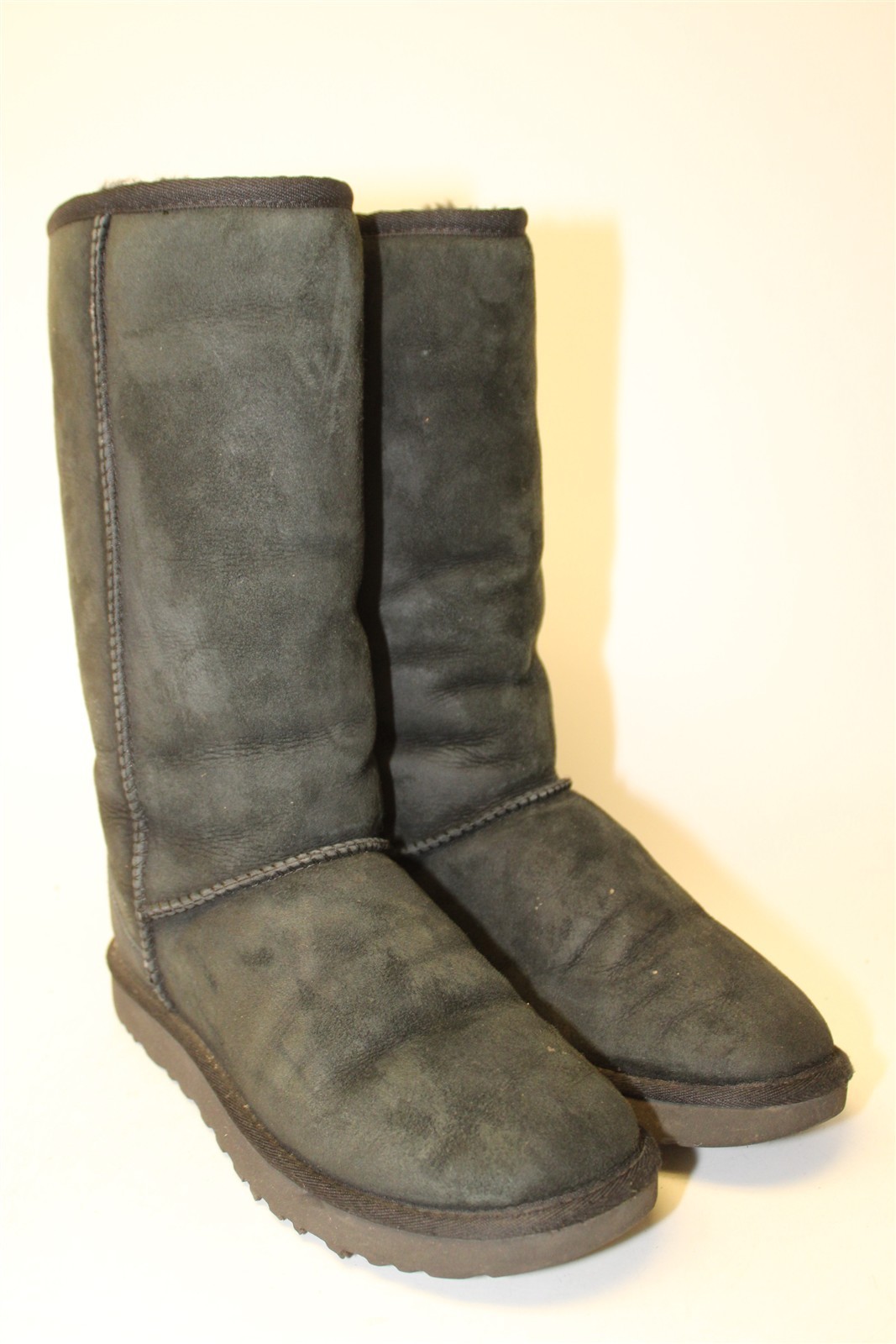 UGG Classic Tall II Womens Size 7 38 Black Suede Shearling Pull On Boots 1016224