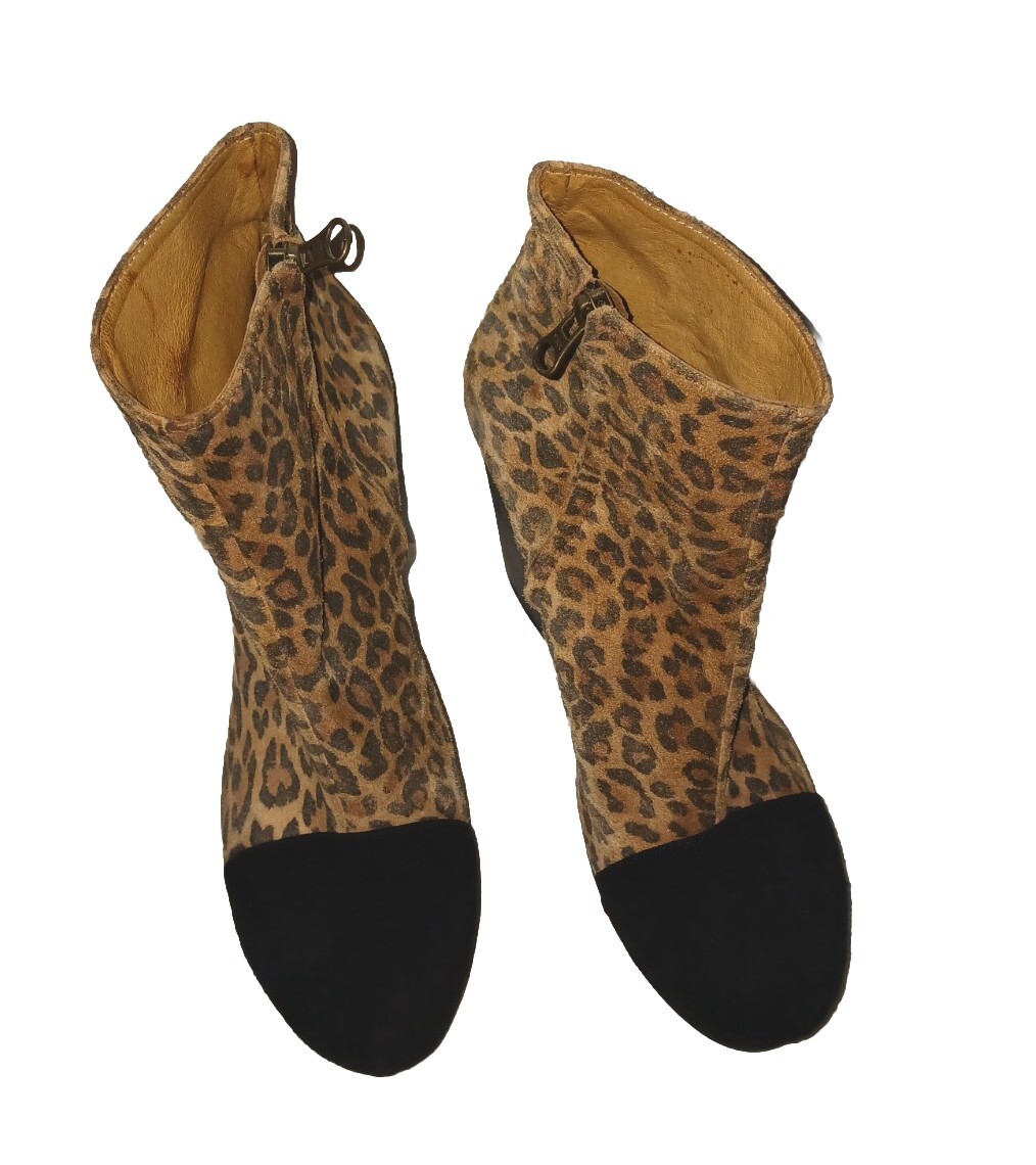 Minimarket Platform Wedge Booties Dark Ember Leopard Print Suede Size 39 (EUC)