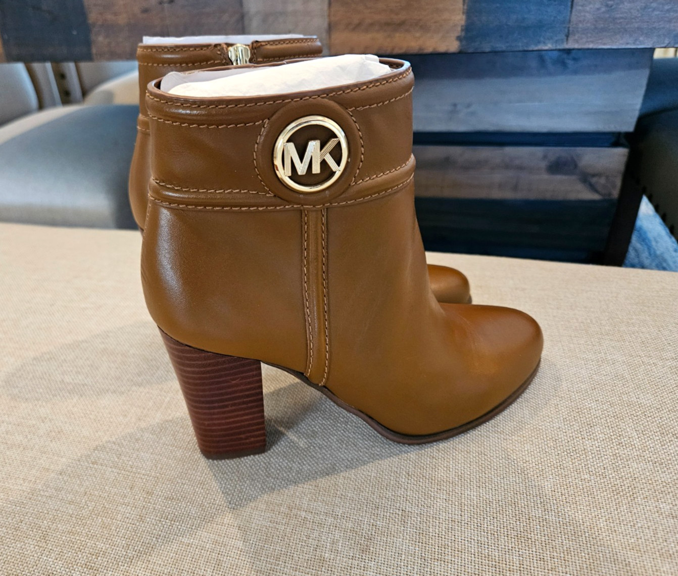 Michael Kors – Brown Ankle Booties with Heel Gold MK – Women’s Size 7.5 (NEW)