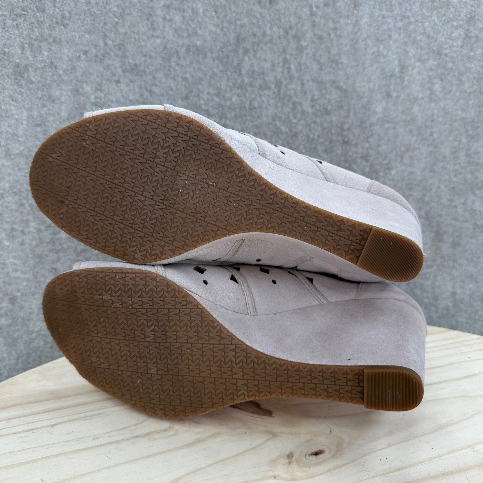 Michael Michael Kors Uma Wedge Sandals 9 Taupe Suede Laser Cut Open Toe Booties