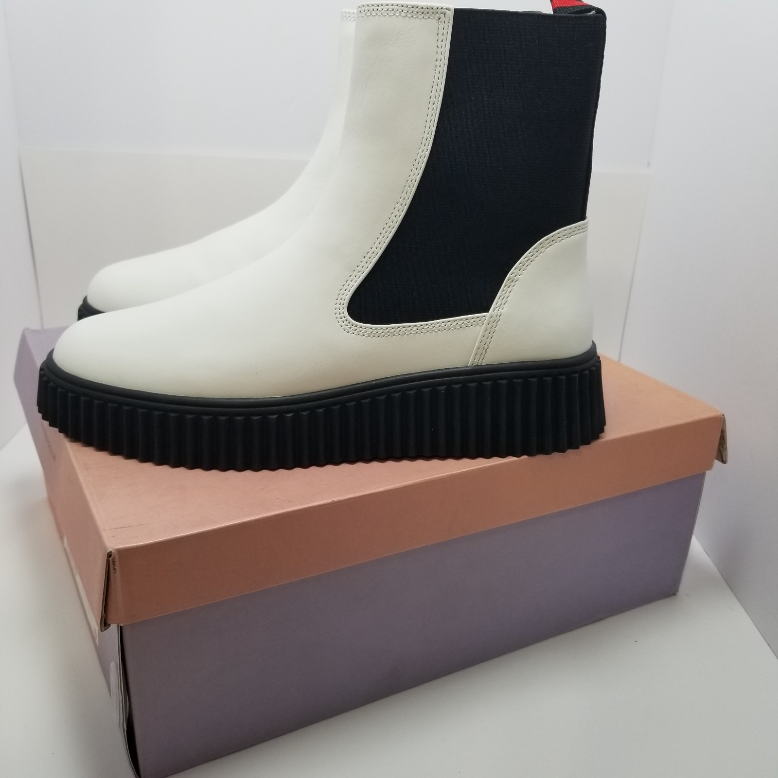 LISA VICKY Boots Womens 10M White Black Leather Chelsea Platform Pull On NEW