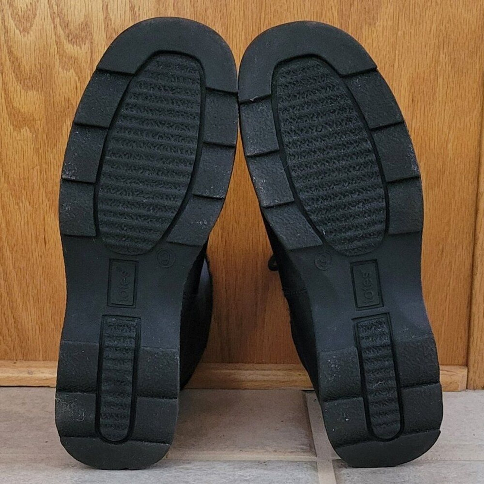 Totes Kimberly All Weather Faux Fur Lined Lace Up Black Booties Sz 9