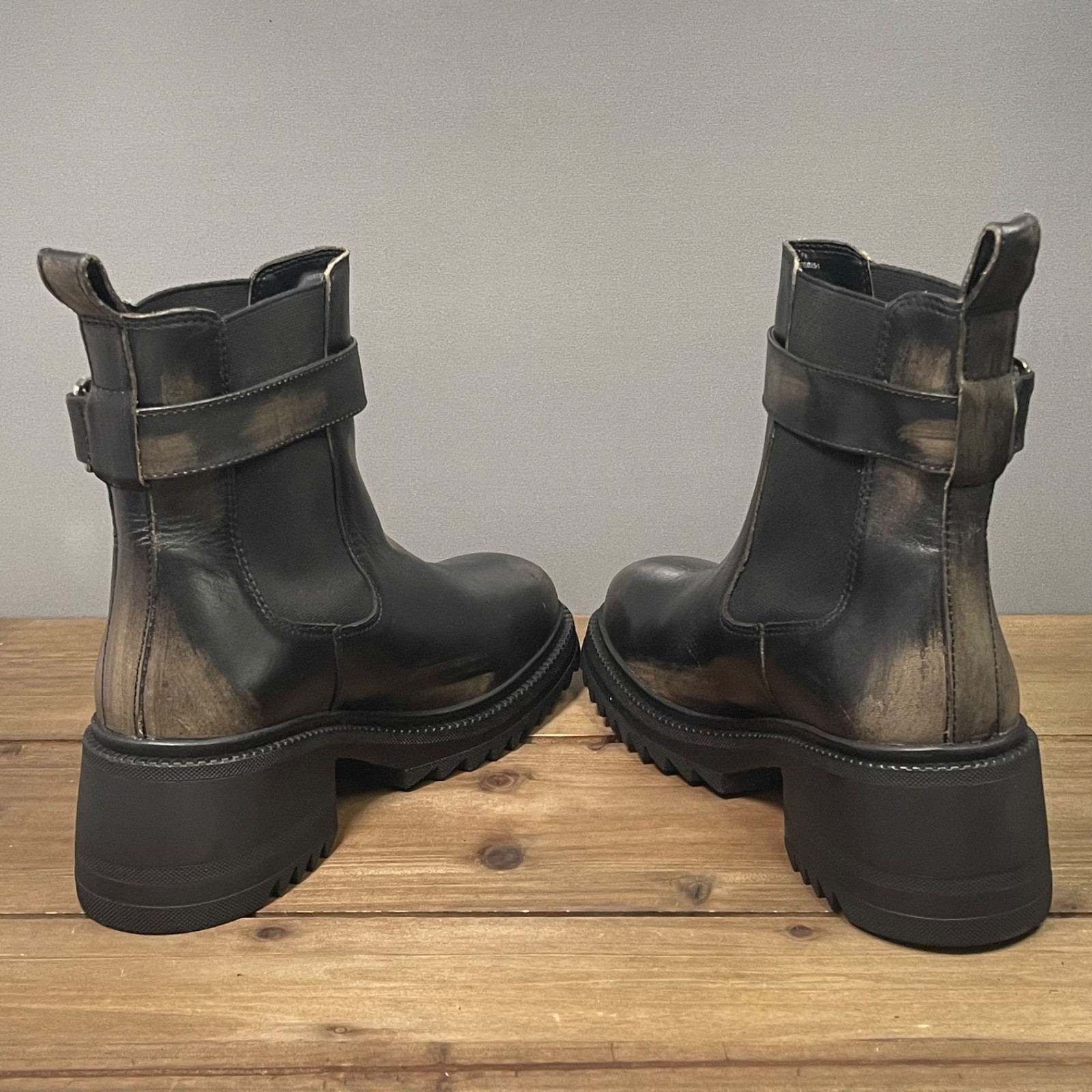 Steve Madden Women’s Gates Chelsea Boots Size 8.5 Black Distressed Leather